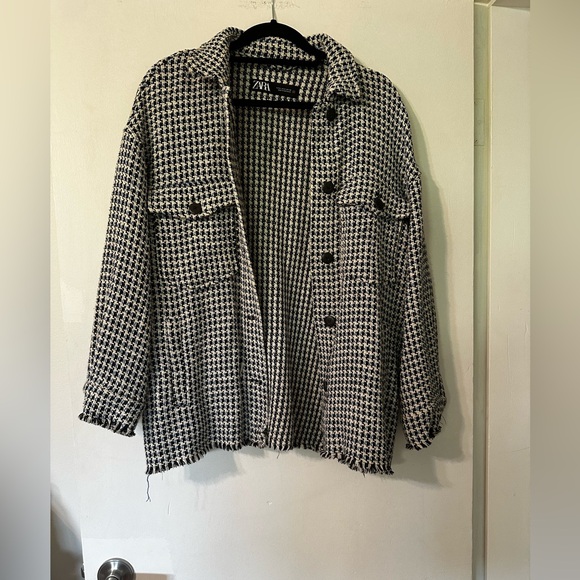 Zara Jackets & Blazers - Zara Tweed Oversized Button Up Jacket